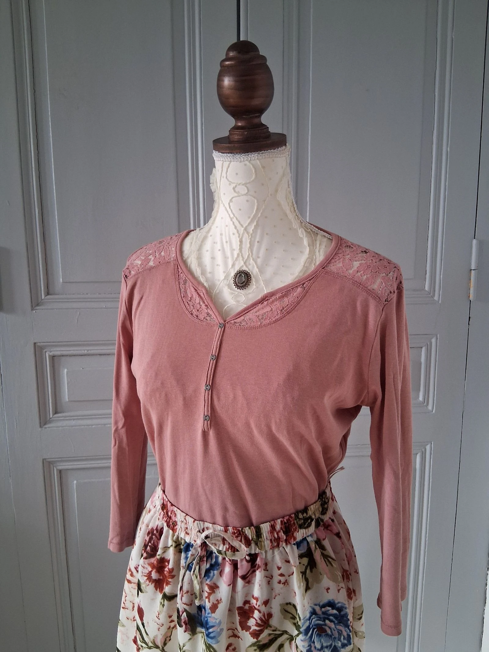 haut fluide vieux rose avec dentelle – Armand Thiery - Taille 2